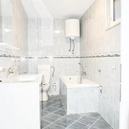 Porto Beach Apartments Seget-Trogir شقة تروغير