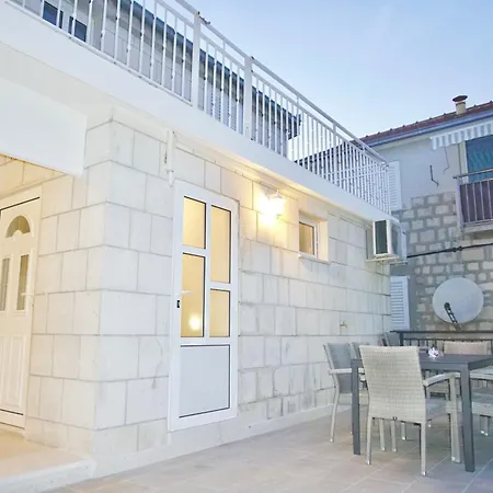 Porto Beach Apartments Seget-Trogir شقة