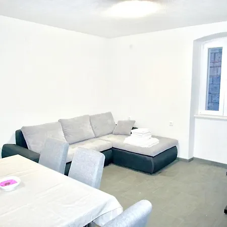 Porto Beach Apartments Seget-Trogir شقة تروغير