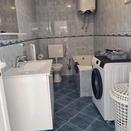 Porto Beach Apartments Seget-Trogir شقة