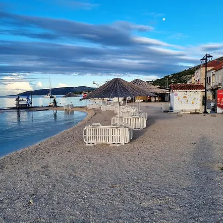 Porto Beach Apartments Seget-Trogir شقة *