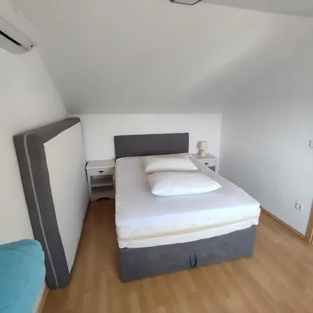 Porto Beach Apartments Seget-Trogir شقة تروغير