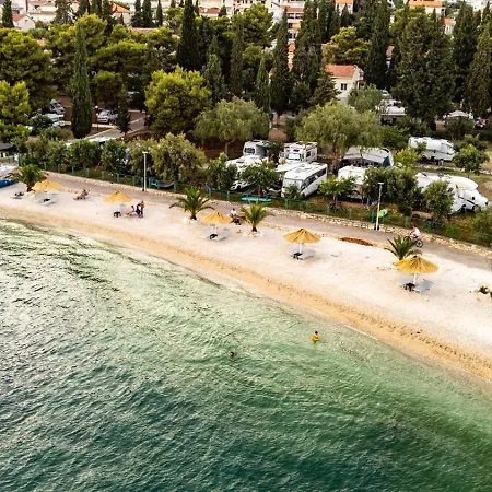 Porto Beach Apartments Seget-Trogir شقة *